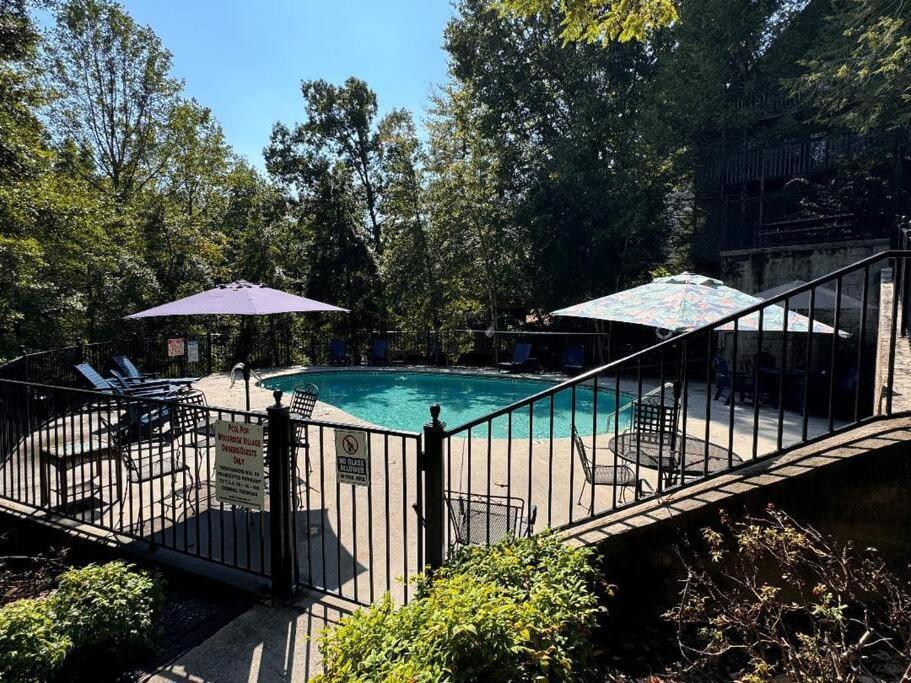 Relax At Forge Chalet Tranquil Retreat Near Attractions Pigeon Forge Bagian luar foto